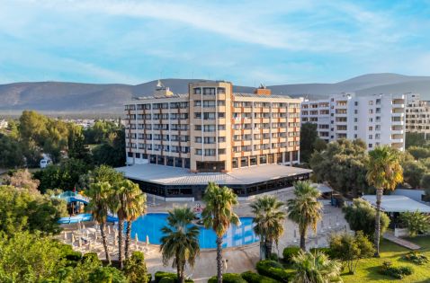 THE HOLIDAY RESORT HOTEL